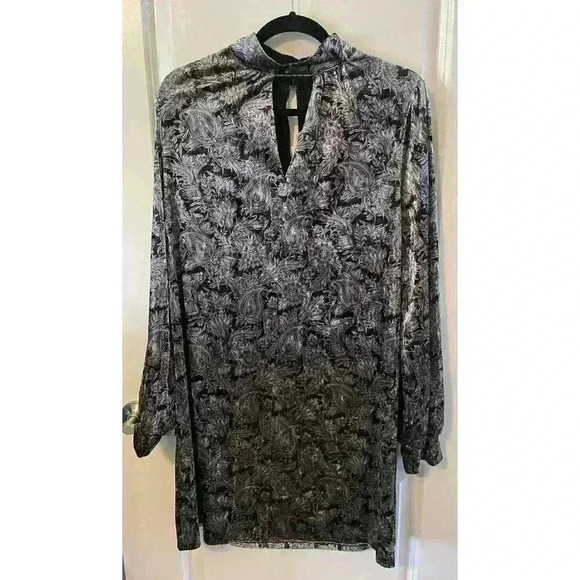MELLODAY Dresses & Skirts - NWT Melloday Velvet Mini Dress Size Large Black grey maroon STUNNING high neck